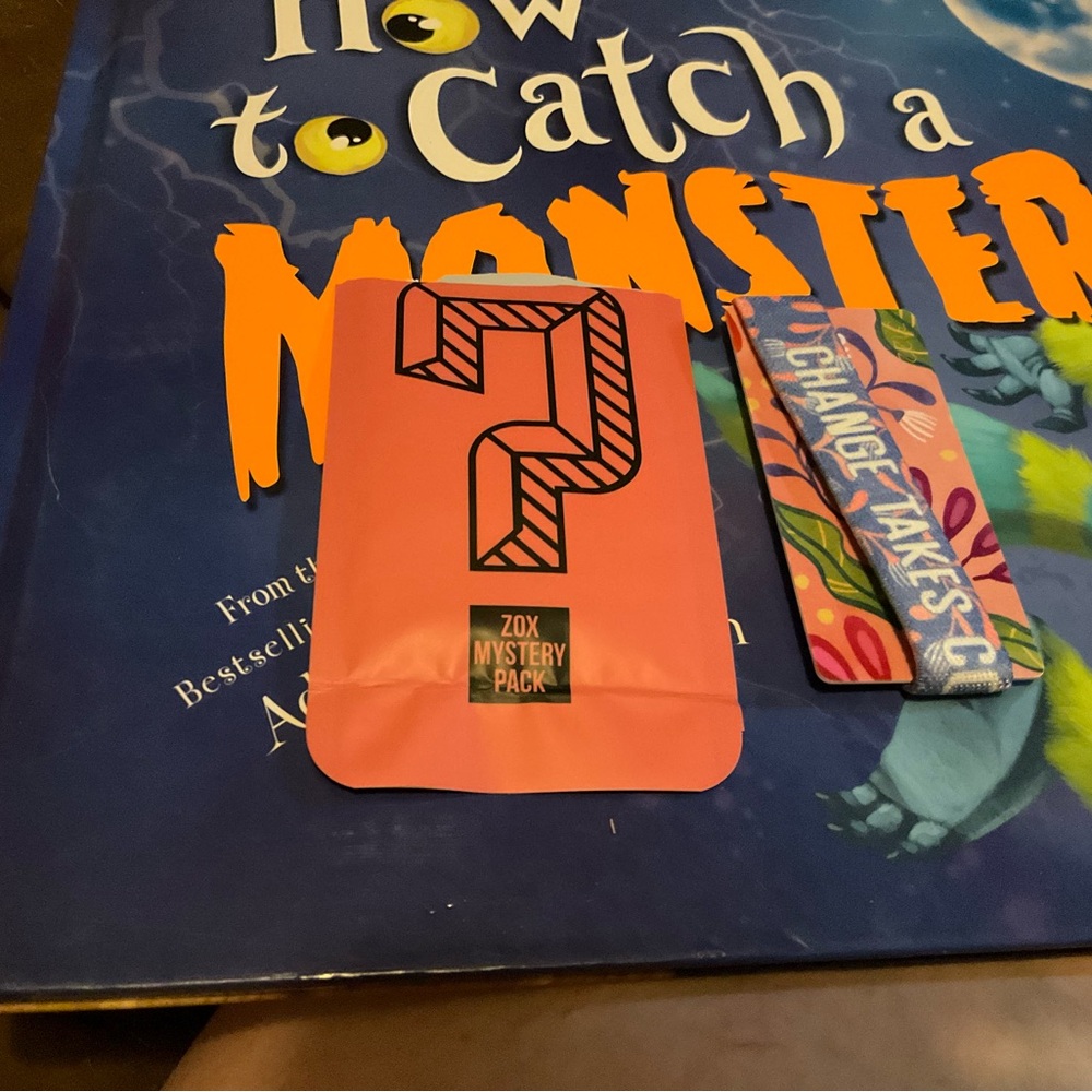 Zox Mystery Pack with Colorful Bracelet